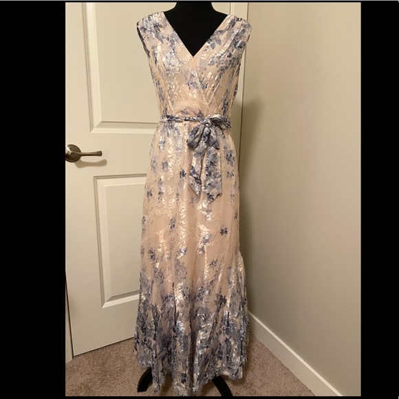 SOLD - Sleeveless Burnout Godet Midi-Dress - Picture 4 of 7